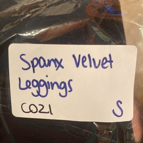 Spanx Black Velvet High Waist Leggings Size Small - Picture 10 of 10
